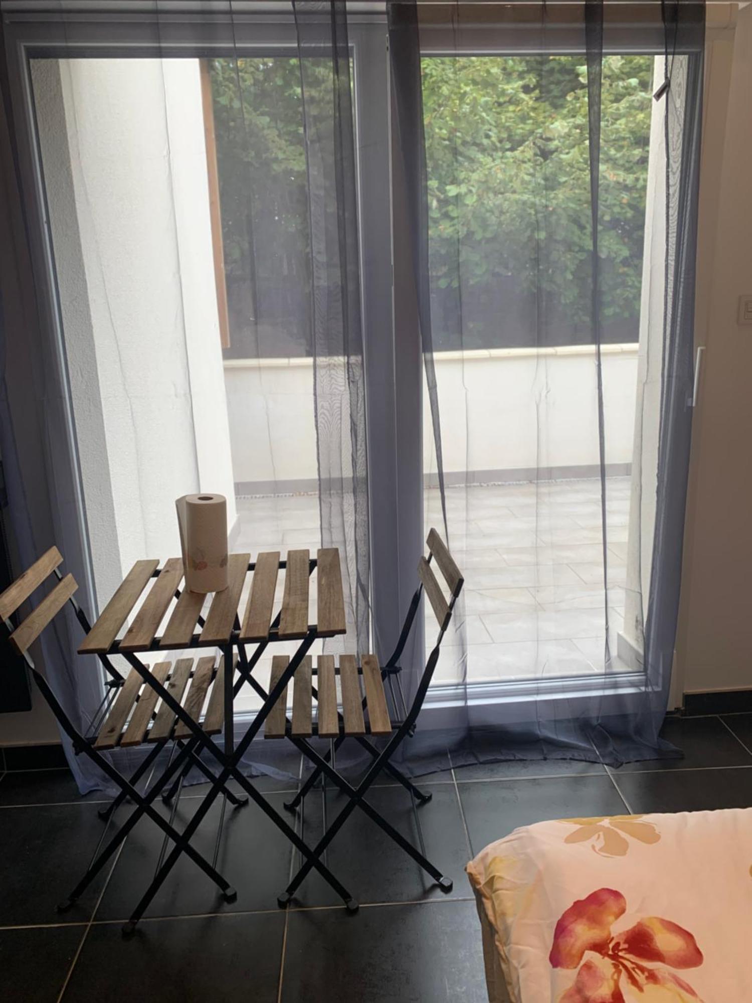 Jolie Maisonnette Avec Terrasse Nancy Centre Esterno foto
